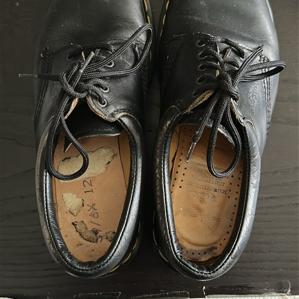 Dr Marten 8053 Classic Black Leather Men's Shoes Size 4 Lug Sole Leather 10 Eye - Picture 12 of 13